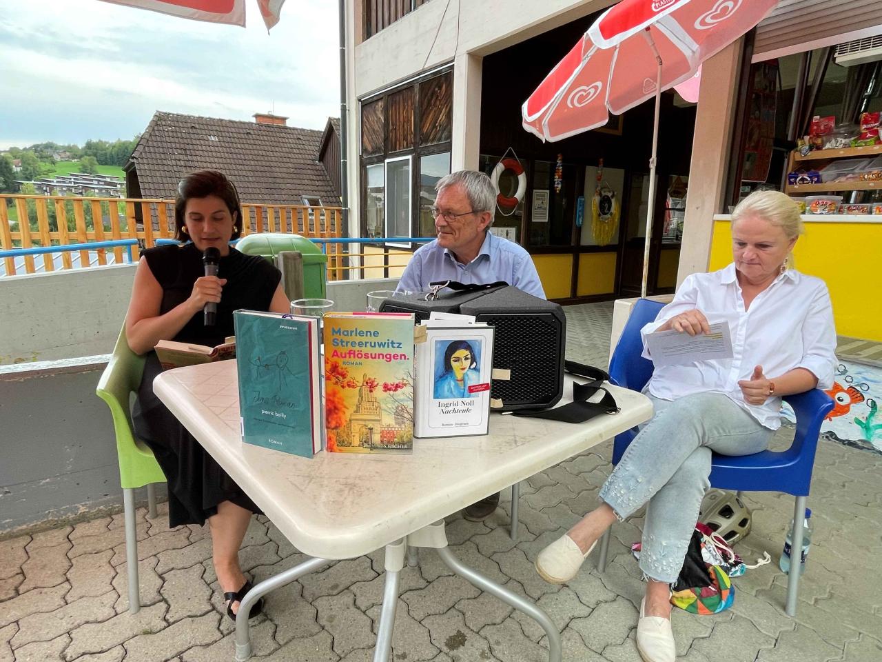 Hier ist ein Bild von einer Leseaktion.