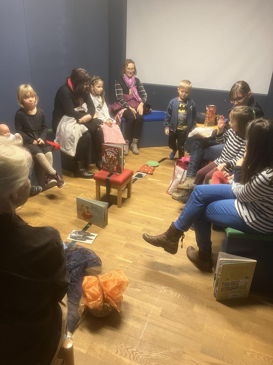 Hier ist ein Bild von einer Veranstaltung zu KI.