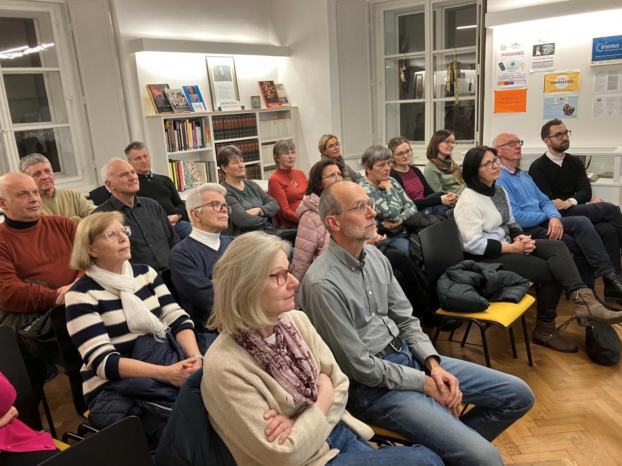 Hier ist ein Bild von einer Veranstaltung zu KI.