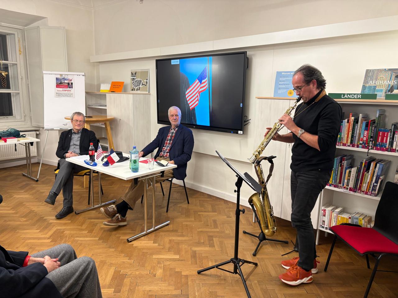 Hier ist ein Bild von einer Veranstaltung zu KI.